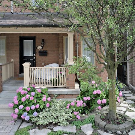 Welcome Home! Acores Bed & Breakfast Торонто Экстерьер фото